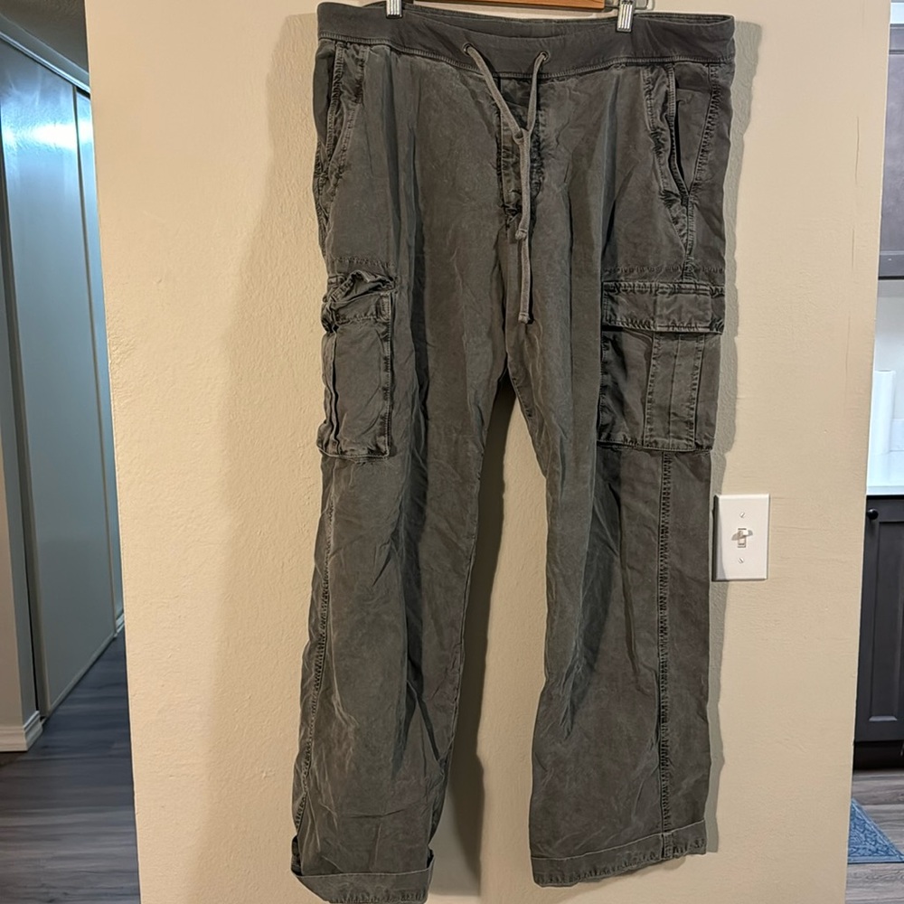 James Perse, green Cargo Pants, size 4/L